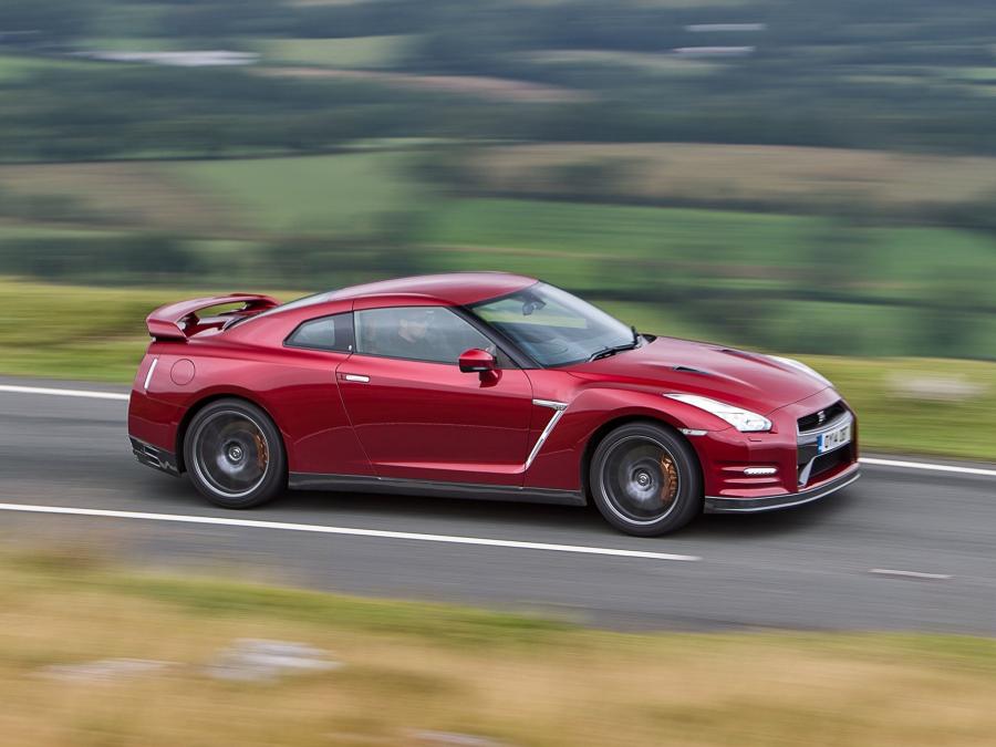  Nissan GT-R 2014 года  (UK) (фото 19 из 19)